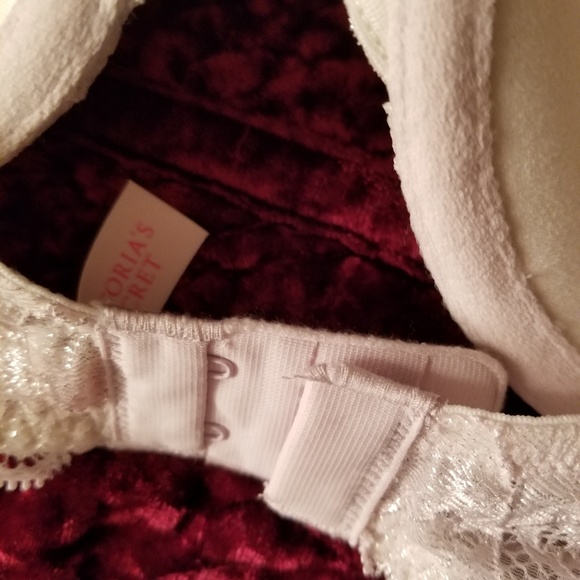 Limited ed. Victoria Secret rhinestone padded bra - Picture 5 of 8